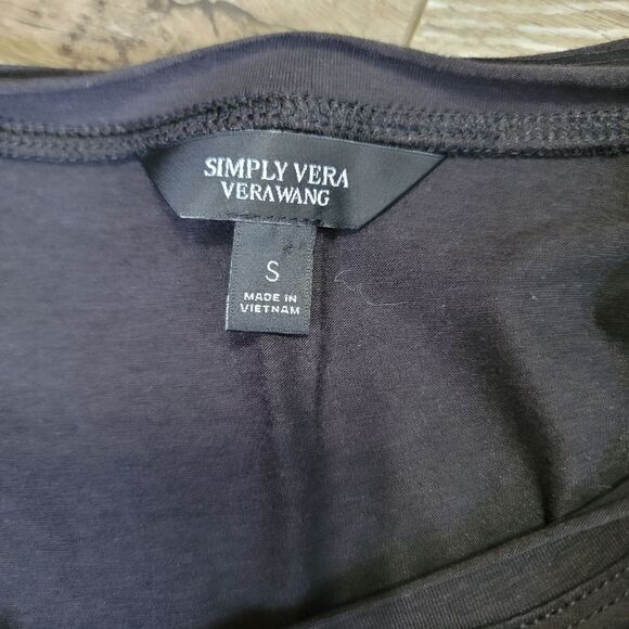 New Simply Vera Black Floral Top Size Small - Picture 4 of 7